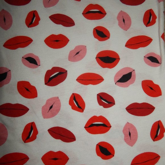 Wound Up Red and Pink Lips Short Sleeve Tee - Picture 8 of 8